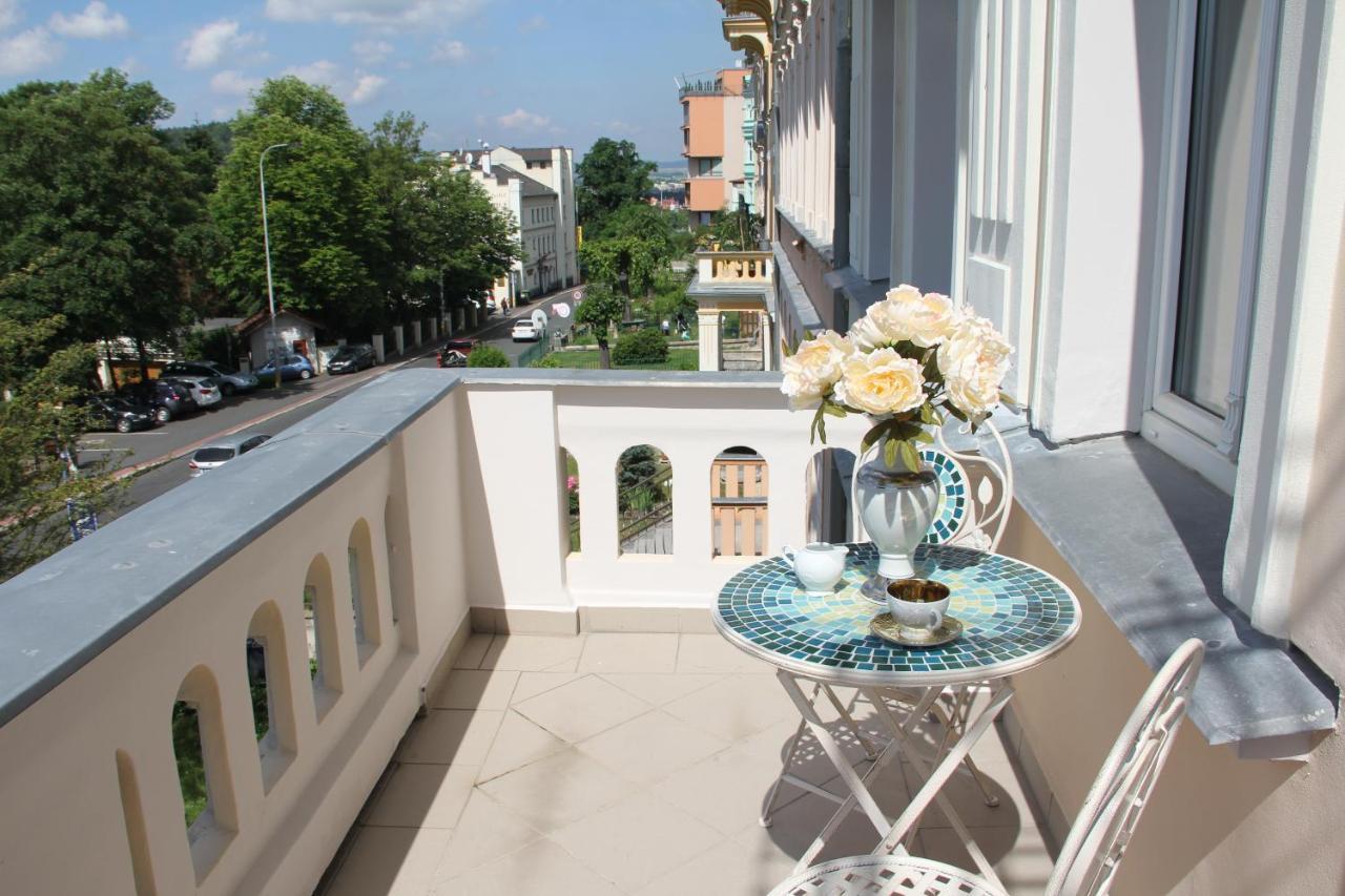 Jurincom Apartments Kralovska Vyhlidka 卡罗维发利 外观 照片