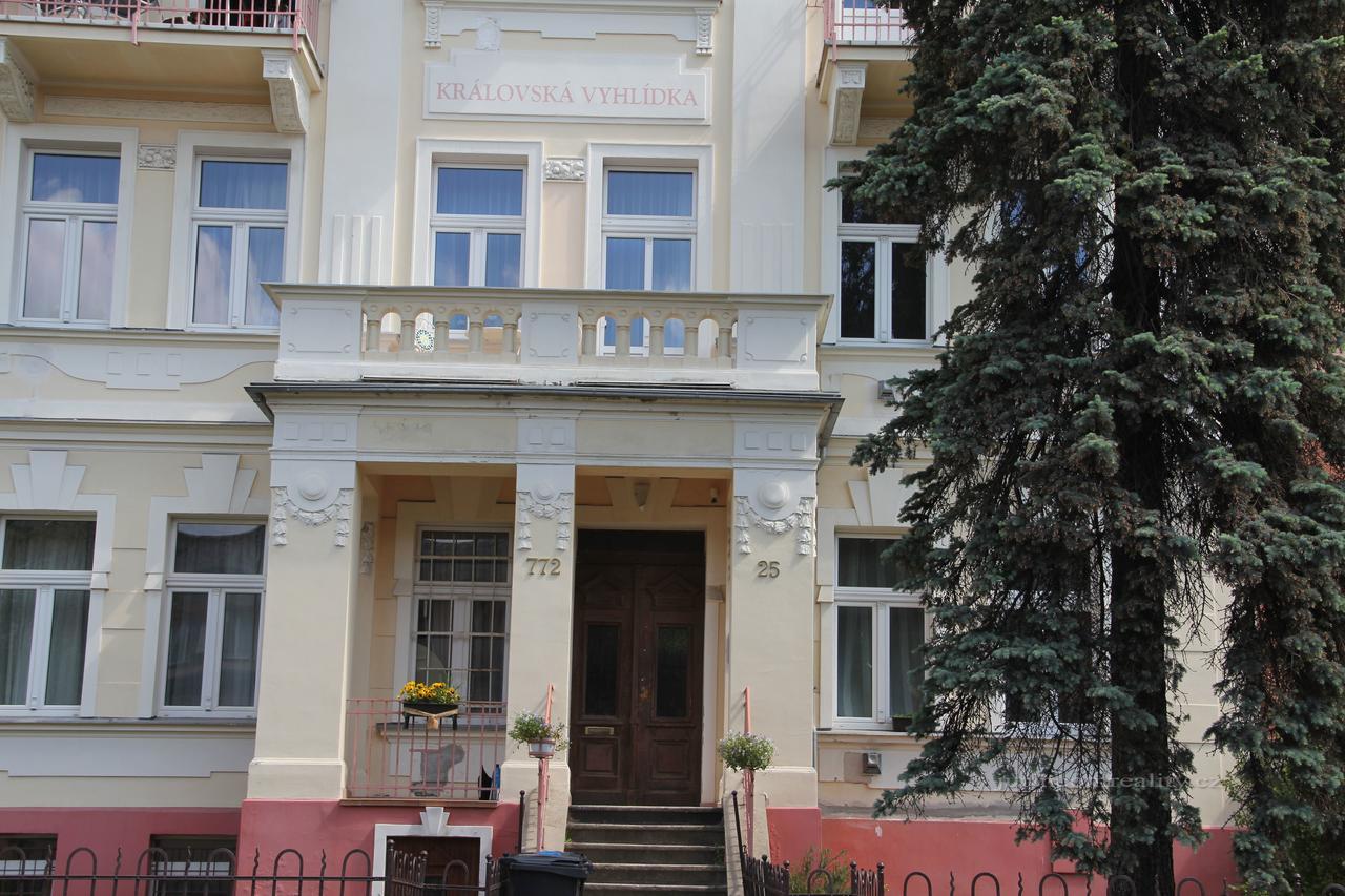 Jurincom Apartments Kralovska Vyhlidka 卡罗维发利 外观 照片