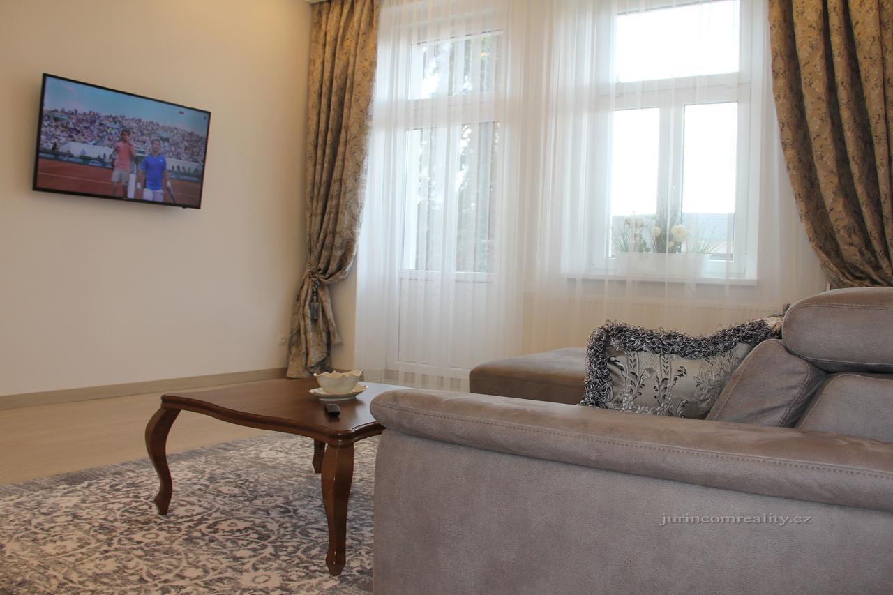 Jurincom Apartments Kralovska Vyhlidka 卡罗维发利 外观 照片